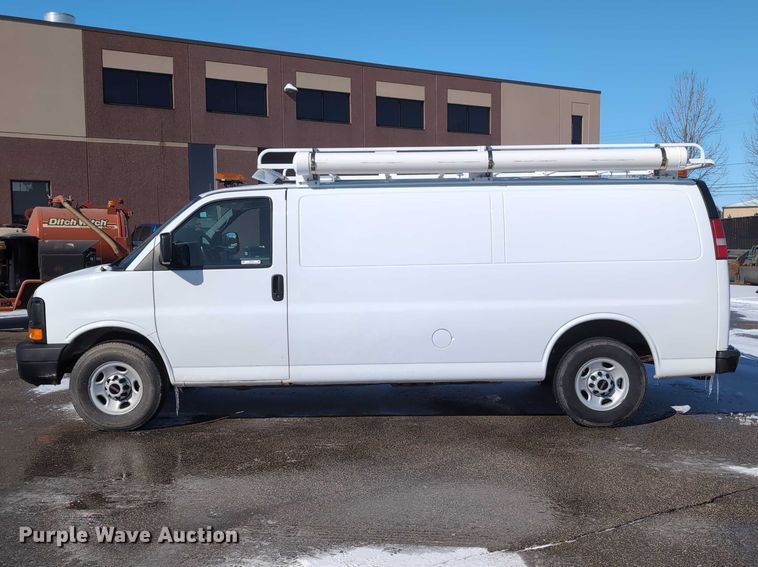 image for item EG2735 2008 GMC Savana G3500 van