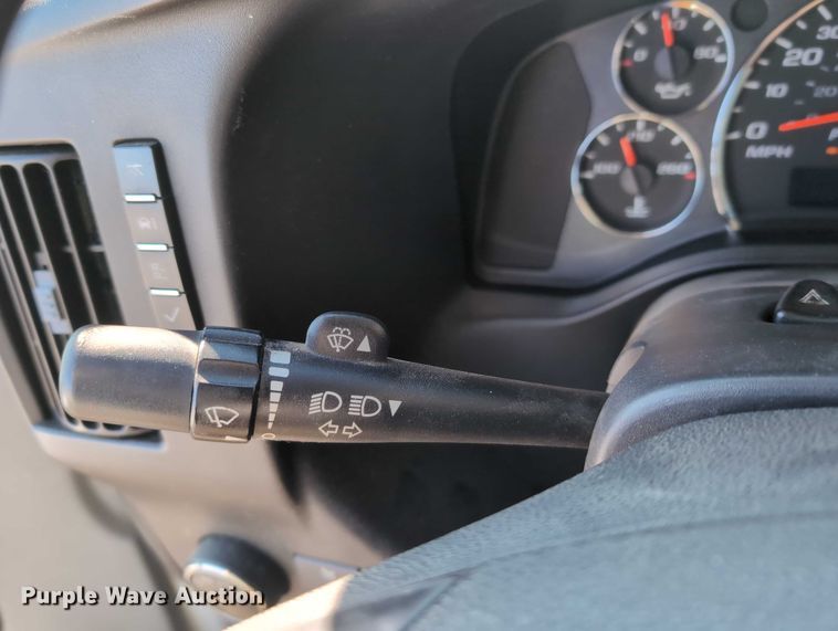 image for item EG2735 2008 GMC Savana G3500 van