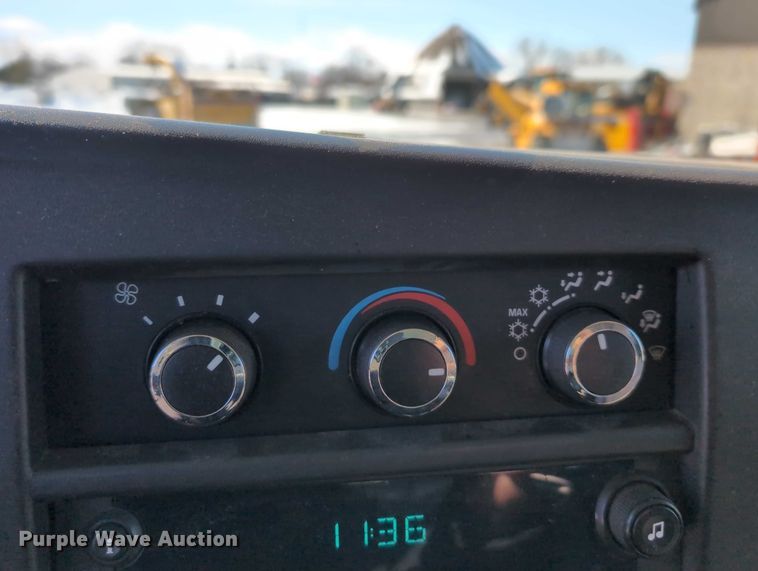 image for item EG2735 2008 GMC Savana G3500 van