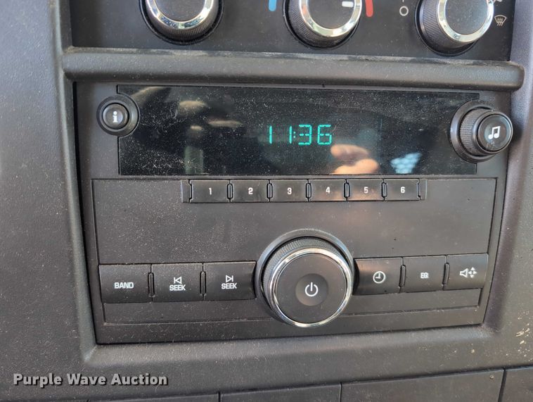 image for item EG2735 2008 GMC Savana G3500 van