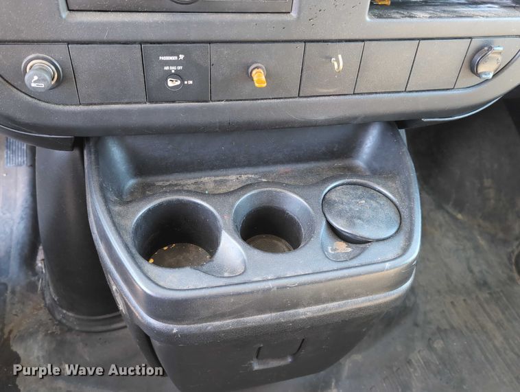 image for item EG2735 2008 GMC Savana G3500 van