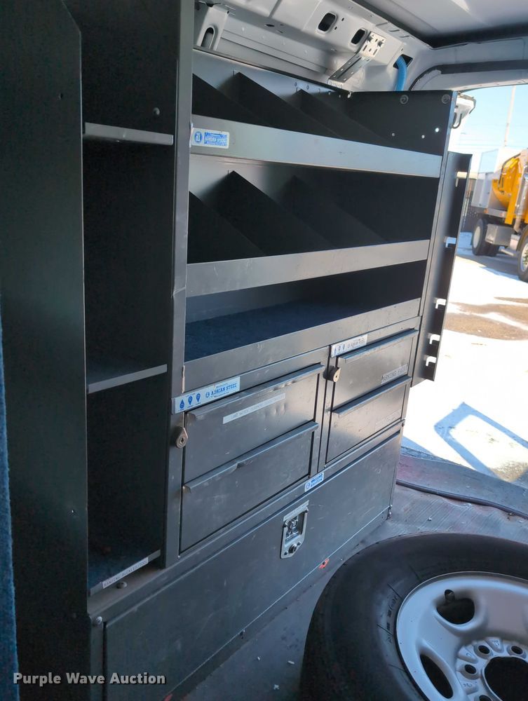 image for item EG2735 2008 GMC Savana G3500 van