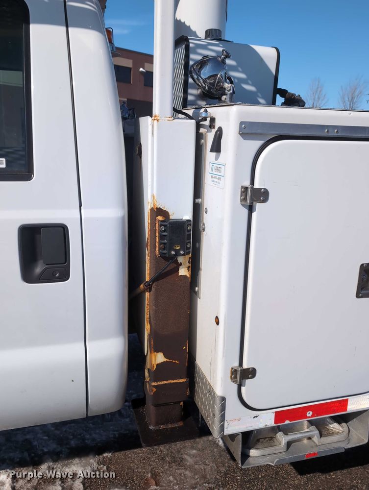 image for item EG2736 2009 Ford F450 Super Duty bucket truck