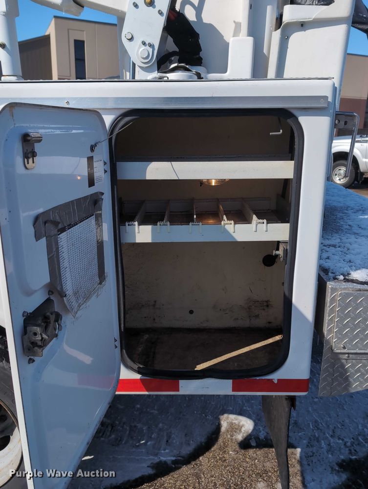 image for item EG2736 2009 Ford F450 Super Duty bucket truck