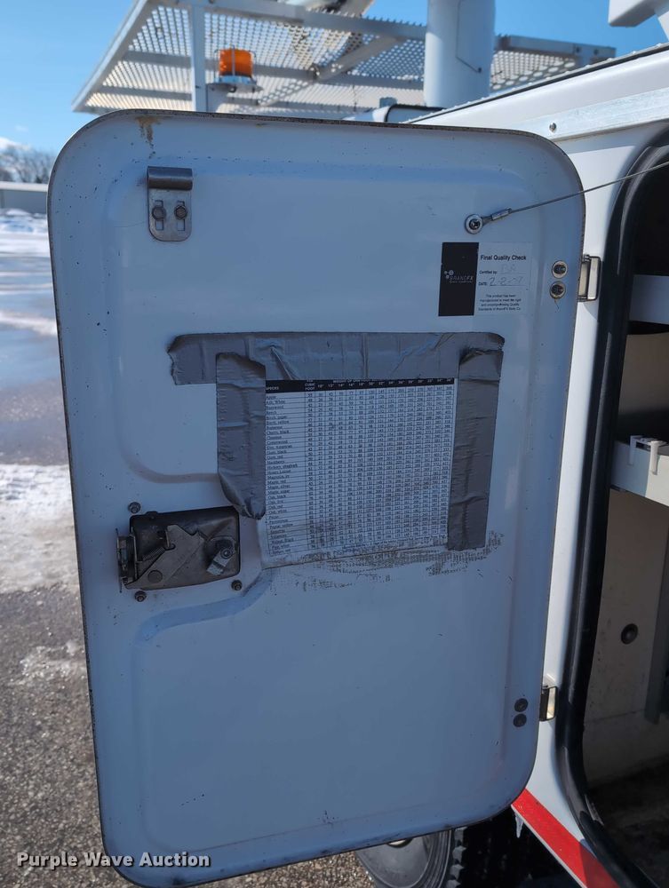 image for item EG2736 2009 Ford F450 Super Duty bucket truck