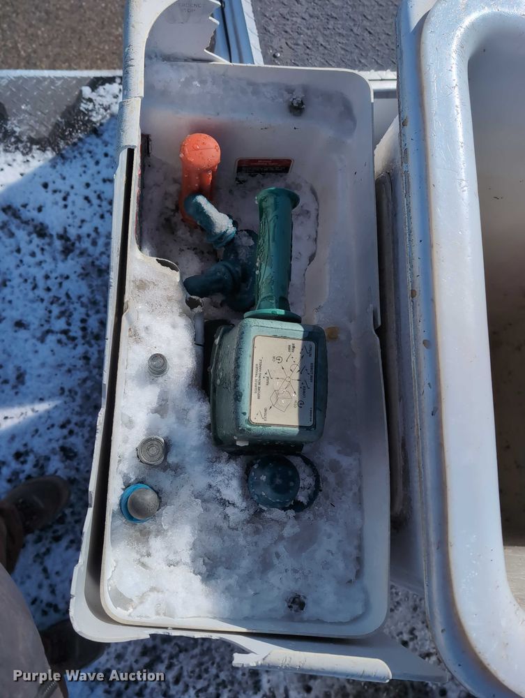 image for item EG2736 2009 Ford F450 Super Duty bucket truck