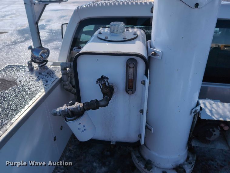 image for item EG2736 2009 Ford F450 Super Duty bucket truck