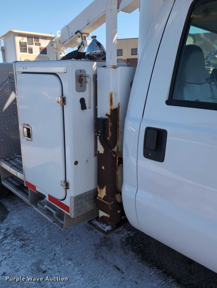 image for item EG2736 2009 Ford F450 Super Duty bucket truck