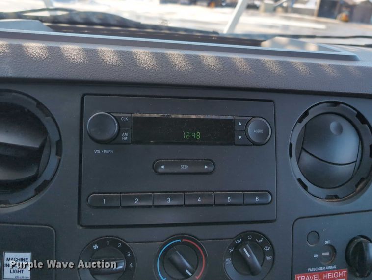 image for item EG2736 2009 Ford F450 Super Duty bucket truck