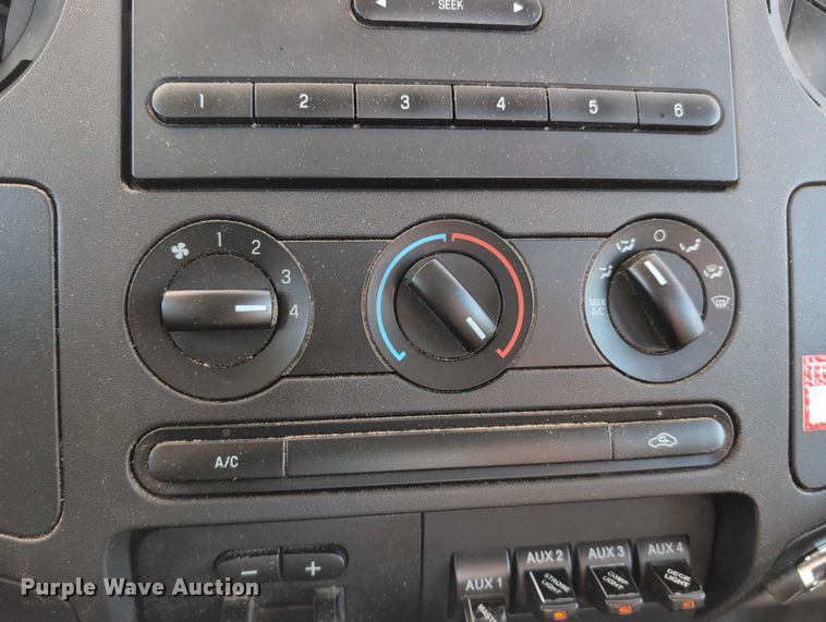 image for item EG2736 2009 Ford F450 Super Duty bucket truck