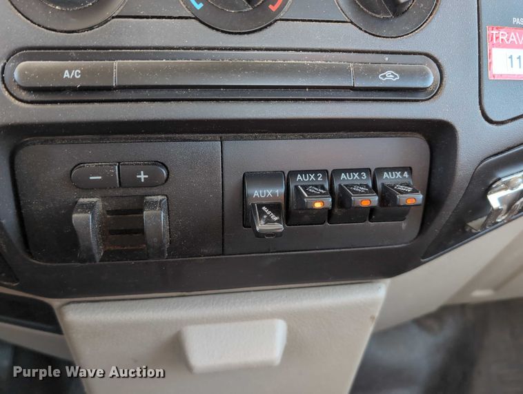 image for item EG2736 2009 Ford F450 Super Duty bucket truck