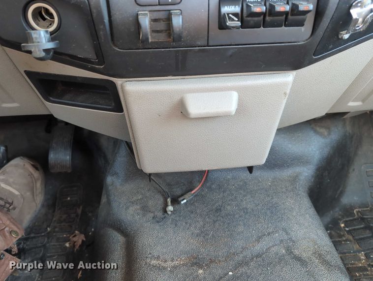 image for item EG2736 2009 Ford F450 Super Duty bucket truck