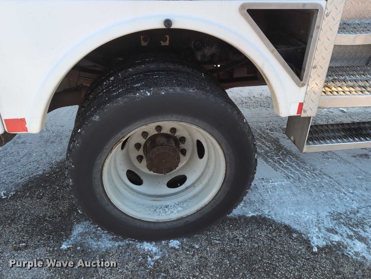 image for item EG2736 2009 Ford F450 Super Duty bucket truck