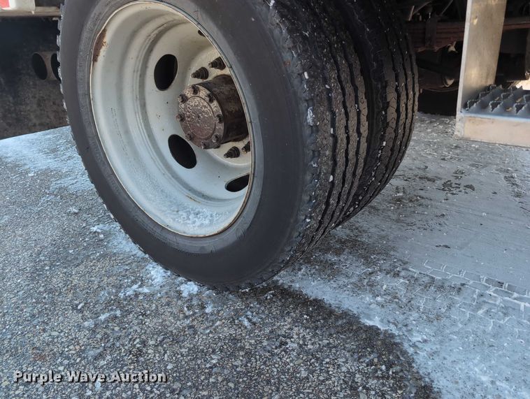 image for item EG2736 2009 Ford F450 Super Duty bucket truck