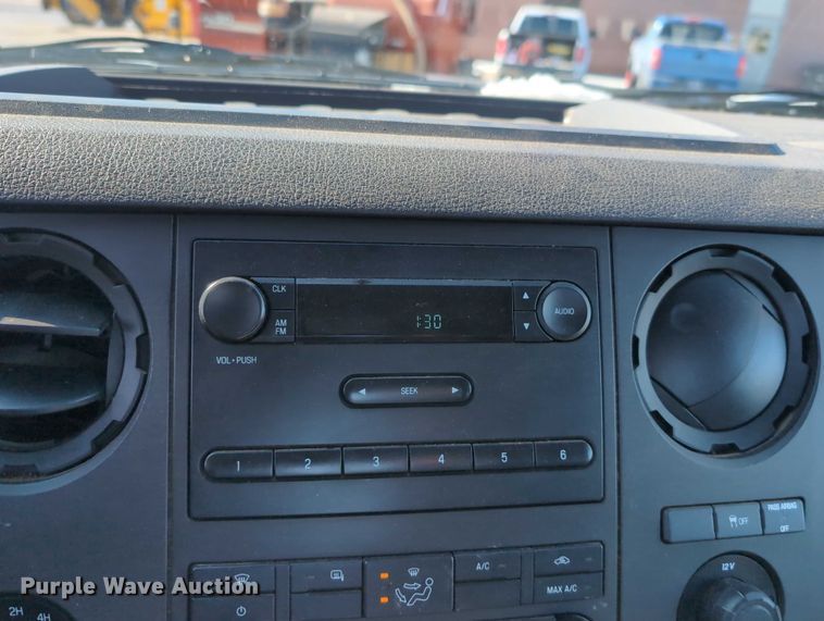 image for item EG2737 2012 Ford F250 Super Duty pickup truck