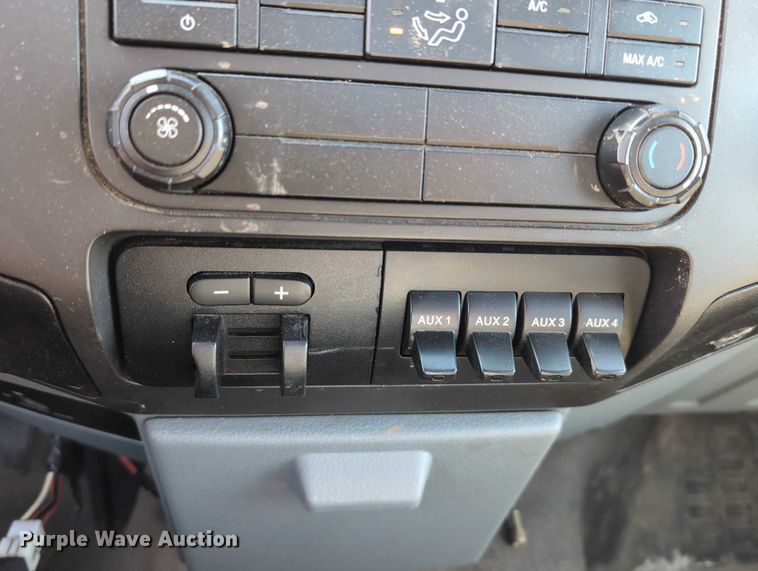 image for item EG2737 2012 Ford F250 Super Duty pickup truck