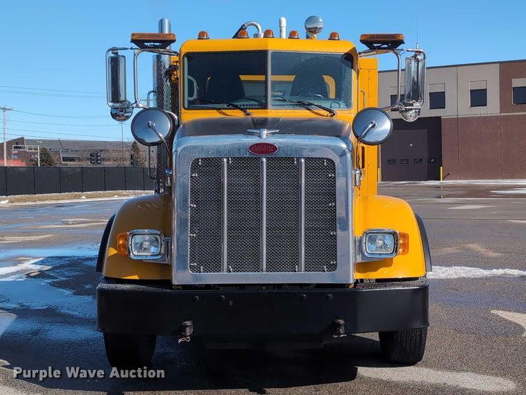 image for item EG2738 2014 Peterbilt 365 sewer jetter truck