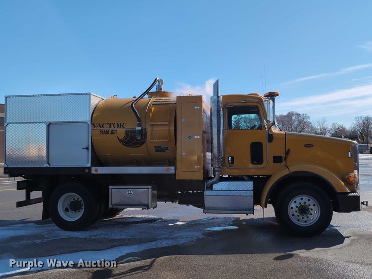 image for item EG2738 2014 Peterbilt 365 sewer jetter truck
