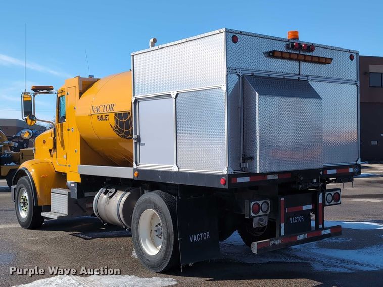 image for item EG2738 2014 Peterbilt 365 sewer jetter truck