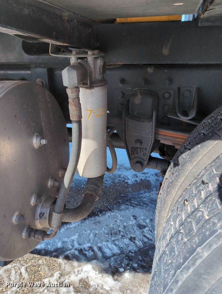 image for item EG2738 2014 Peterbilt 365 sewer jetter truck