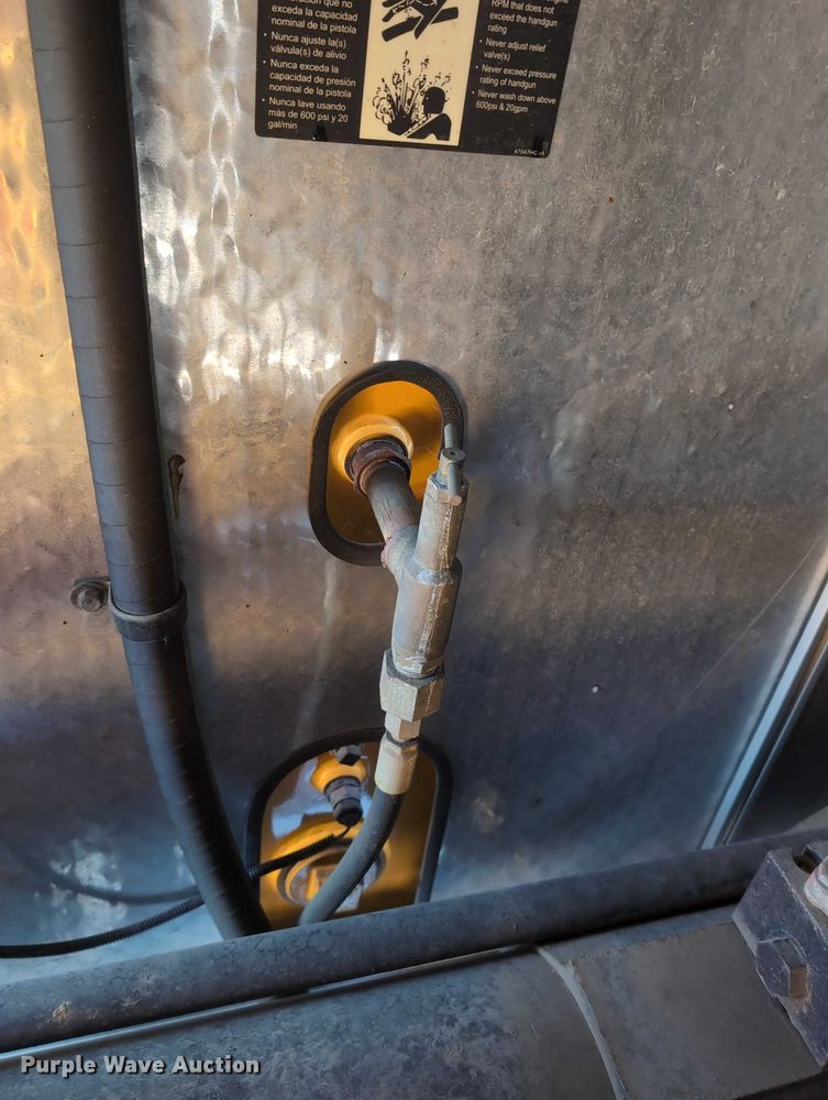 image for item EG2738 2014 Peterbilt 365 sewer jetter truck