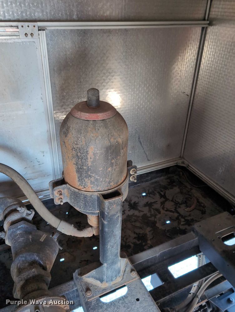 image for item EG2738 2014 Peterbilt 365 sewer jetter truck