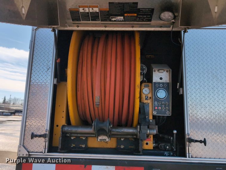 image for item EG2738 2014 Peterbilt 365 sewer jetter truck