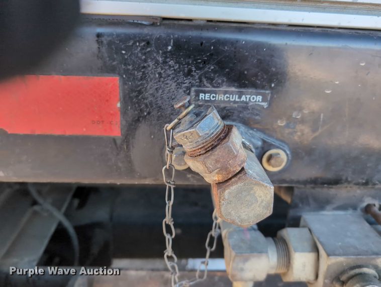 image for item EG2738 2014 Peterbilt 365 sewer jetter truck