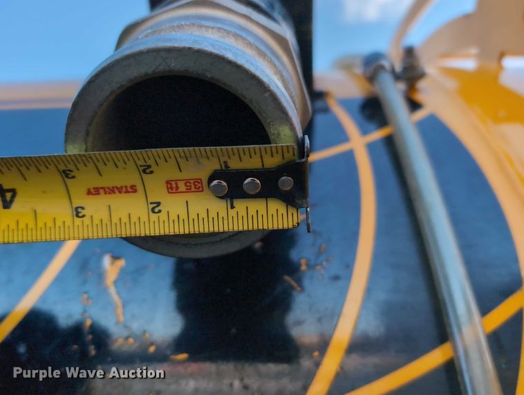 image for item EG2738 2014 Peterbilt 365 sewer jetter truck