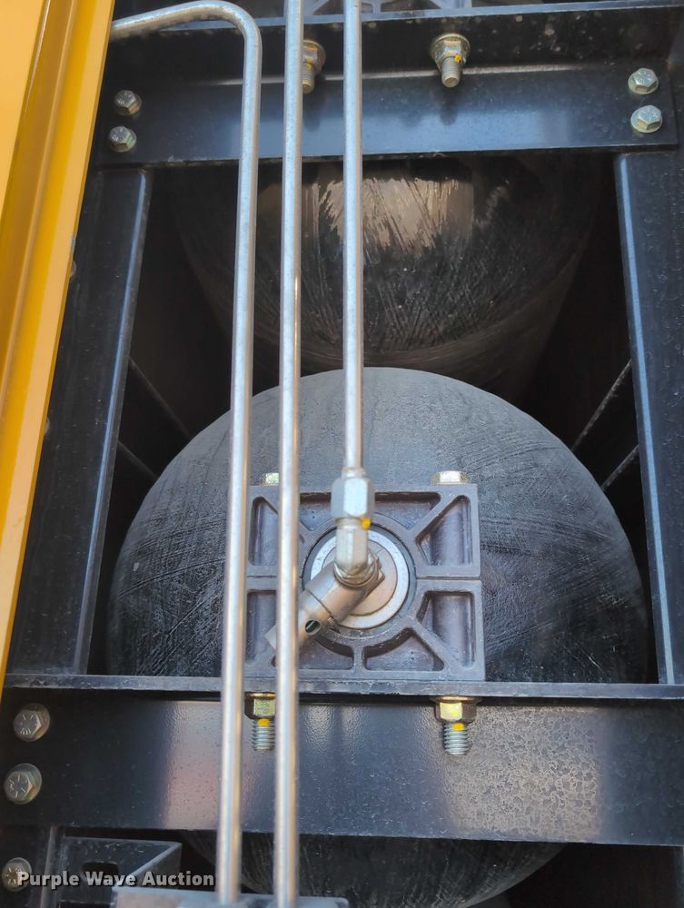 image for item EG2738 2014 Peterbilt 365 sewer jetter truck