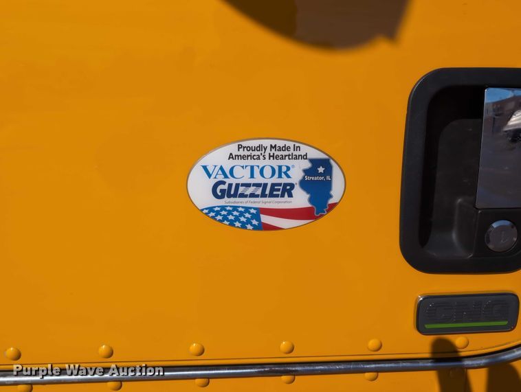 image for item EG2738 2014 Peterbilt 365 sewer jetter truck