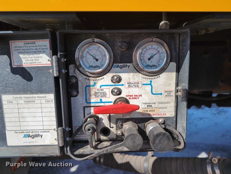 image for item EG2738 2014 Peterbilt 365 sewer jetter truck