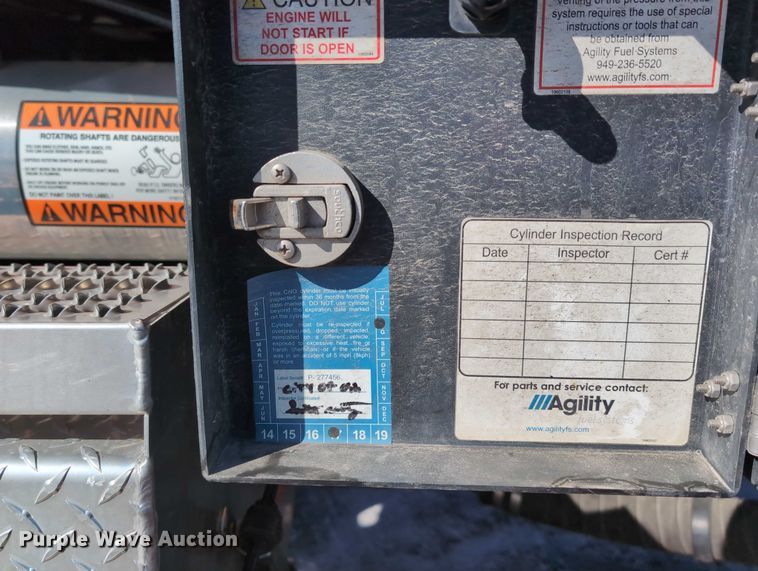 image for item EG2738 2014 Peterbilt 365 sewer jetter truck