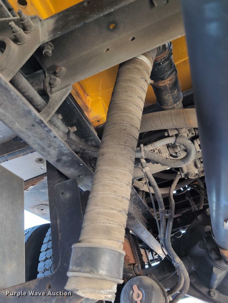 image for item EG2738 2014 Peterbilt 365 sewer jetter truck