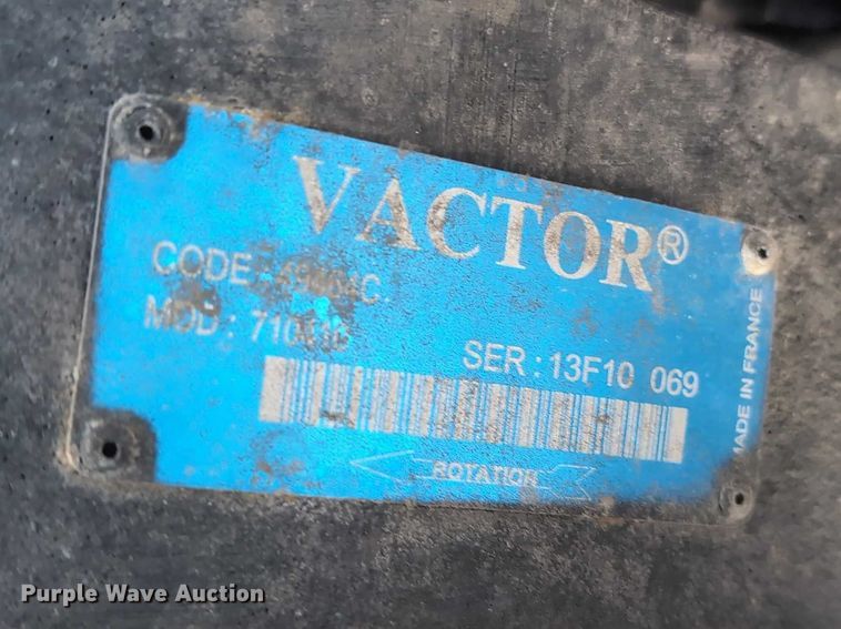 image for item EG2738 2014 Peterbilt 365 sewer jetter truck