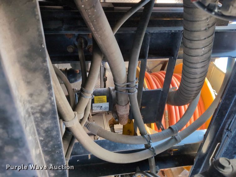 image for item EG2738 2014 Peterbilt 365 sewer jetter truck