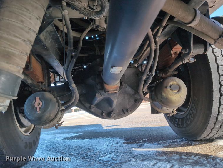 image for item EG2738 2014 Peterbilt 365 sewer jetter truck