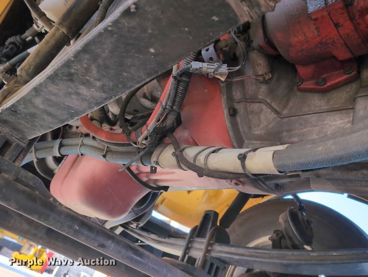 image for item EG2738 2014 Peterbilt 365 sewer jetter truck