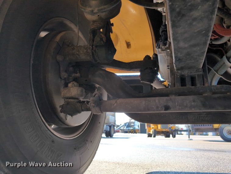 image for item EG2738 2014 Peterbilt 365 sewer jetter truck