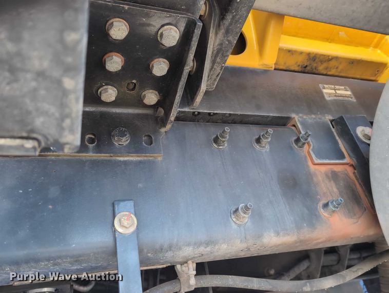 image for item EG2738 2014 Peterbilt 365 sewer jetter truck