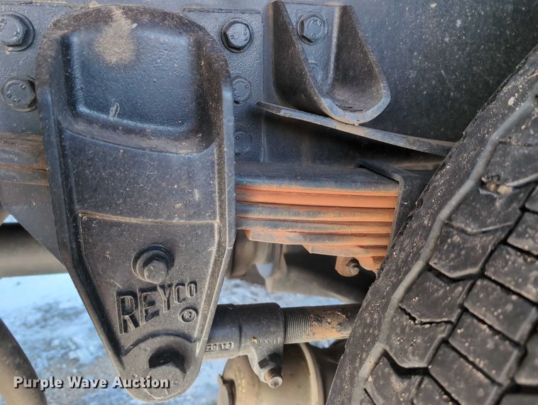 image for item EG2738 2014 Peterbilt 365 sewer jetter truck