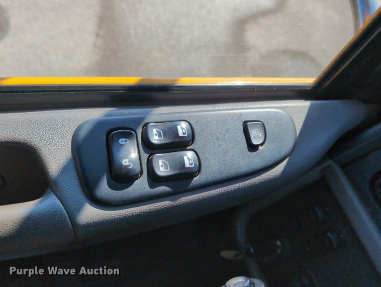 image for item EG2738 2014 Peterbilt 365 sewer jetter truck