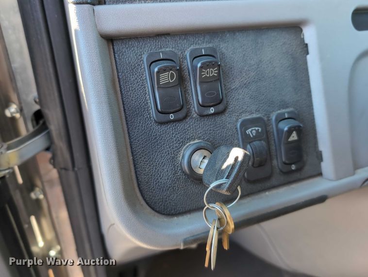 image for item EG2738 2014 Peterbilt 365 sewer jetter truck