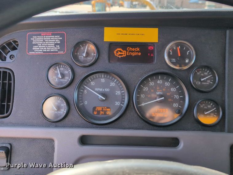 image for item EG2738 2014 Peterbilt 365 sewer jetter truck