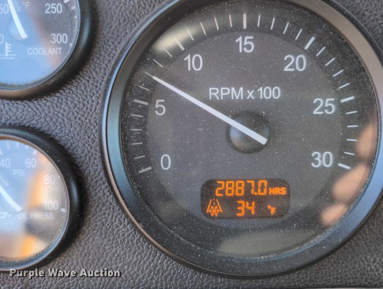 image for item EG2738 2014 Peterbilt 365 sewer jetter truck