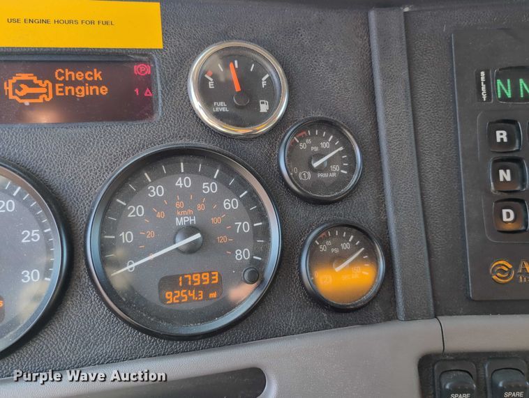 image for item EG2738 2014 Peterbilt 365 sewer jetter truck