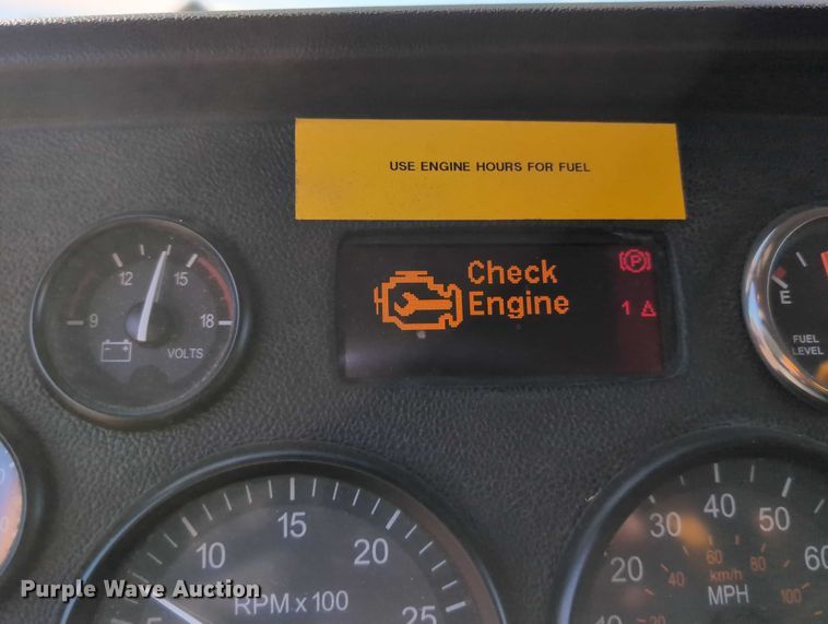 image for item EG2738 2014 Peterbilt 365 sewer jetter truck