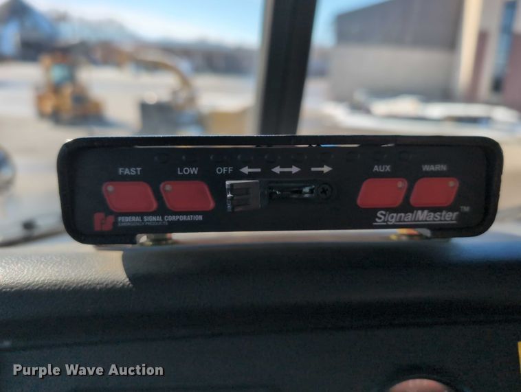 image for item EG2738 2014 Peterbilt 365 sewer jetter truck