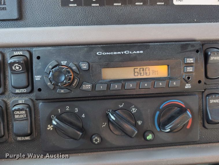 image for item EG2738 2014 Peterbilt 365 sewer jetter truck