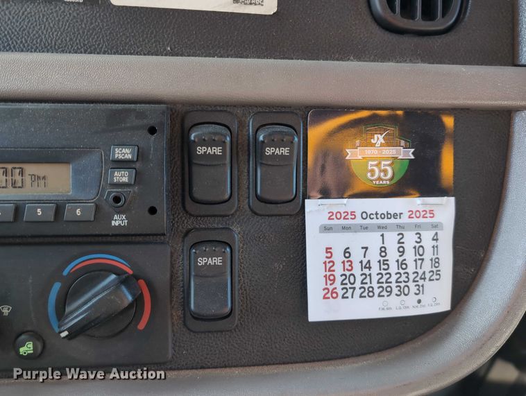 image for item EG2738 2014 Peterbilt 365 sewer jetter truck